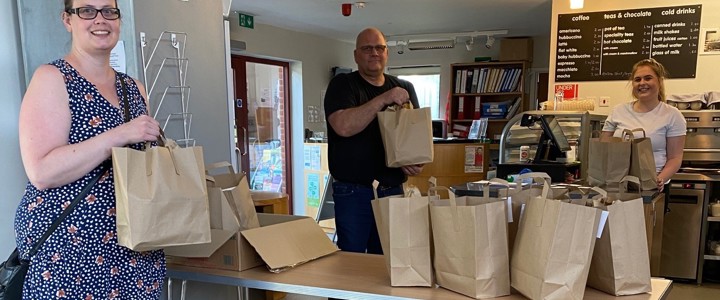 Cambridge caterers work with volunteers to feed families during lockdown